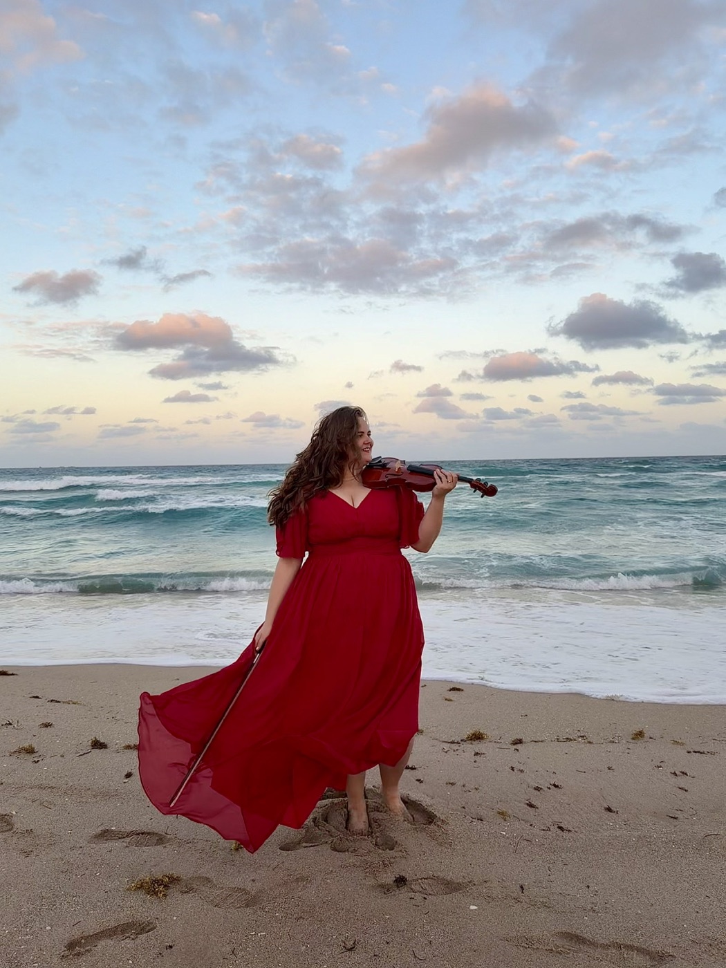 Charlotte Loukola with violin